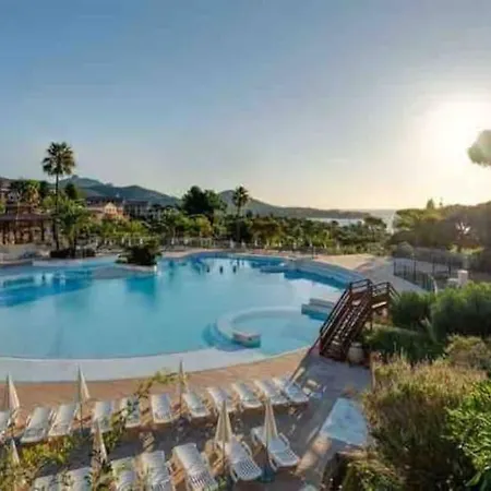Climatise 4 Prsn / Vue Piscine & Vue Cap Esterel Apartment Saint-Raphael (Var)